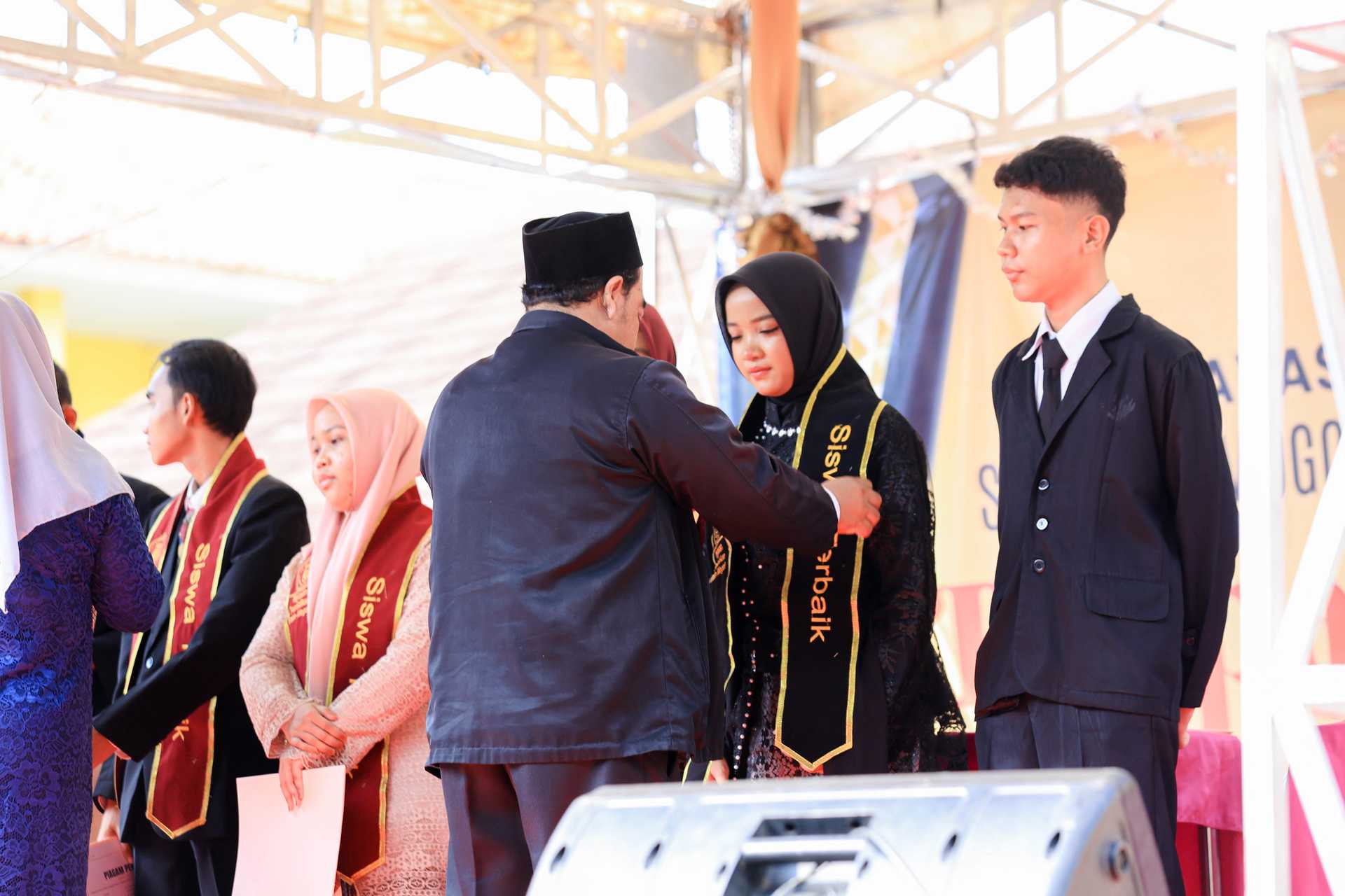 Pengumuman Siswa AKL Terbaik SMK Dewi Sartika Cibodas Tangerang